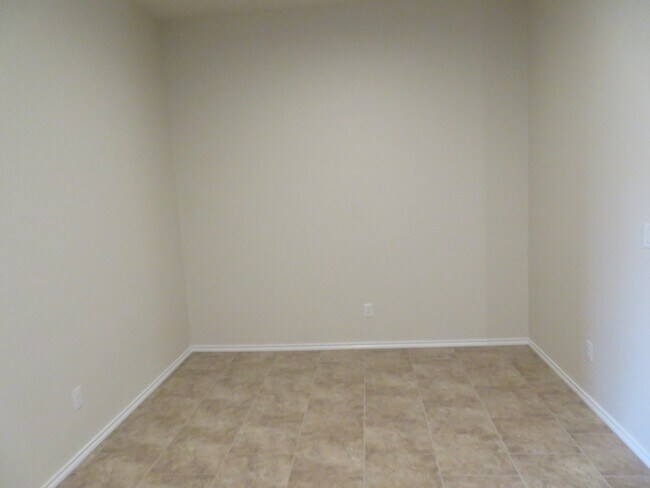 Building Photo - Stunning House Located Minutes From Elemen...