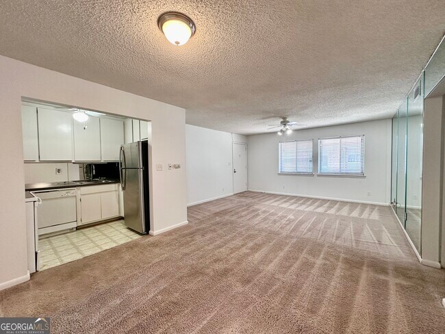 Foto del edificio - 4266 Roswell Rd NE