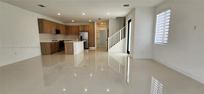 Foto del edificio - 15720 SW 136 Way