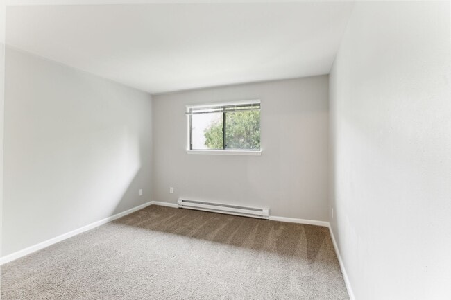 Building Photo - Country Meadows Apartments