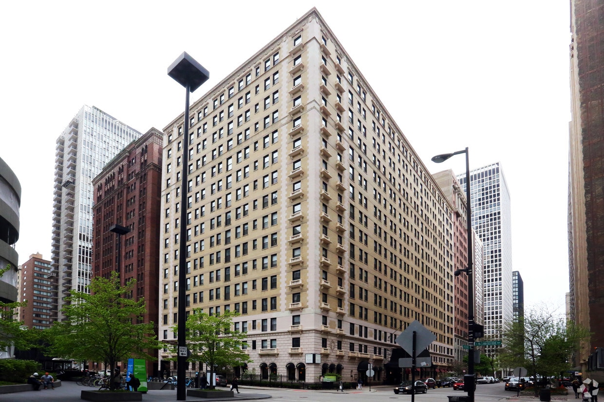 Seneca Rentals Chicago, IL