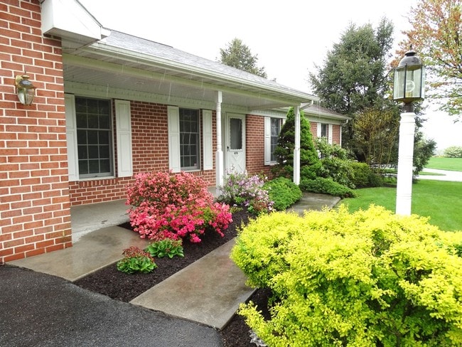 Building Photo - 678 N Strickler Rd