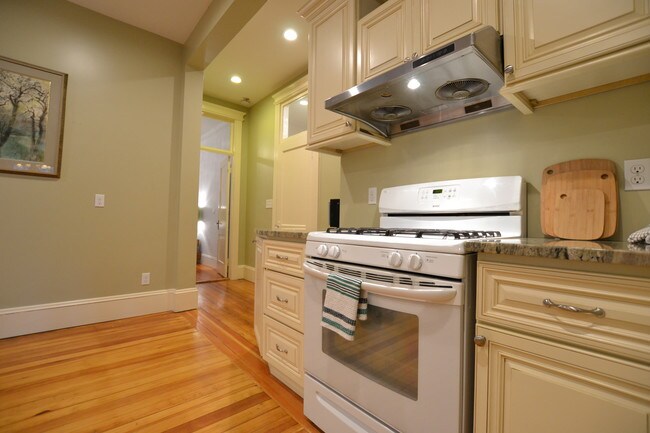 Foto del edificio - 15 Englewood Ave