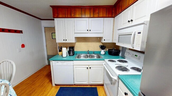 Foto del edificio - 9660 Shore Dr