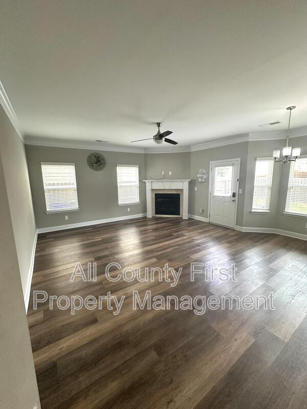 Foto del edificio - 553 Sprayberry Dr
