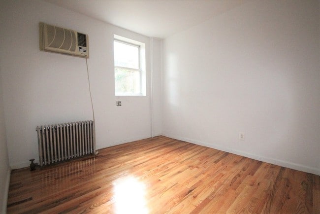 Building Photo - 218 N 6th St