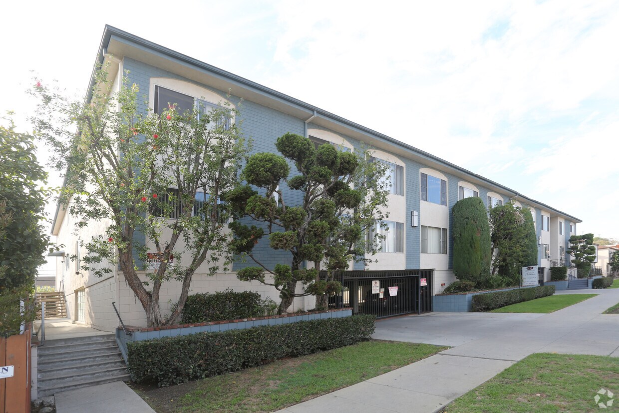 Primary Photo - 3747 Sepulveda Blvd