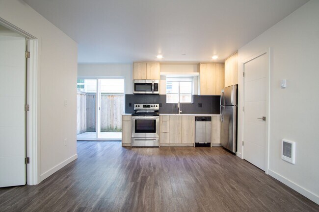 Foto del edificio - Contemporary 1-Bedroom Flat w/ DW + W/D Ready Late August!