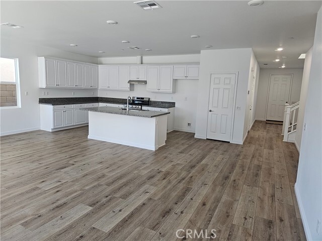 Foto del edificio - 4725 S Scott Way