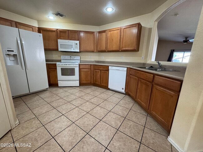 Building Photo - 6519 E Cooperstown Dr