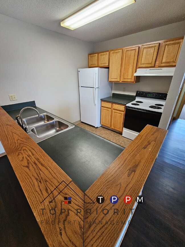 Foto del edificio - 2 Bedroom | 1 Bathroom Unit in Oelwein Ava...