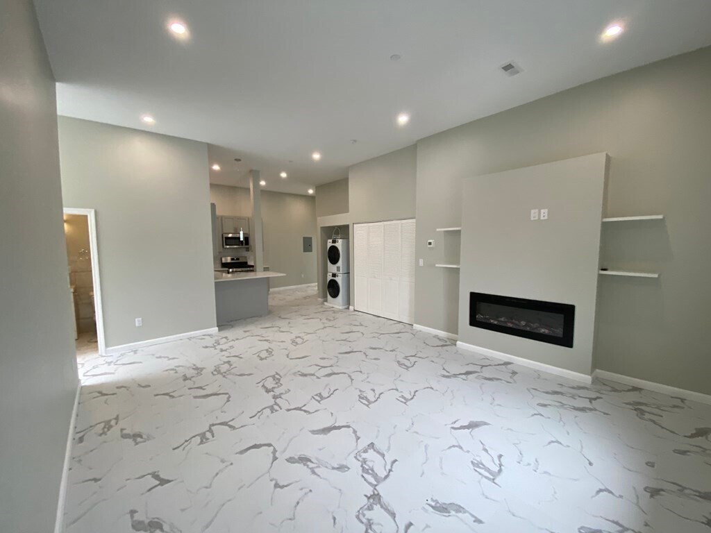 Foto principal - 225-235 Essex St