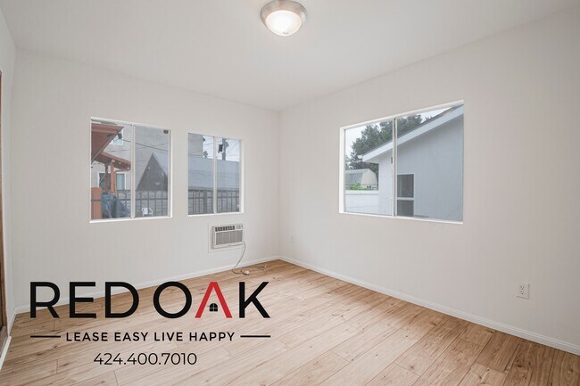 Foto del edificio - 856 W 47th St