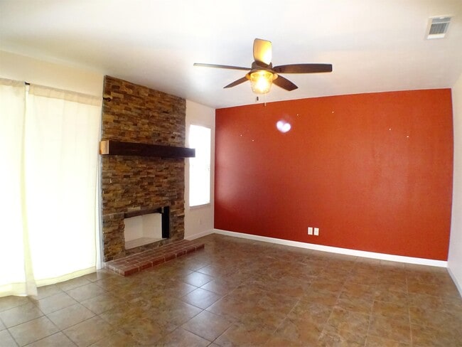 Building Photo - 3 Wrangler Ct