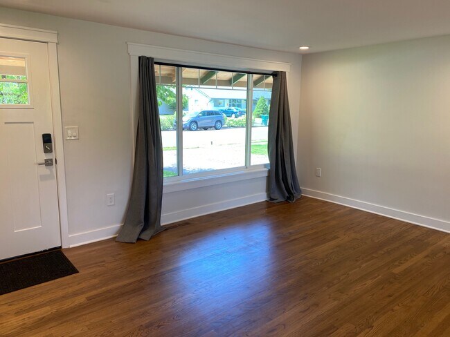 Front Room w/ Tons of Natural Light - 13295 SW Pearl Street