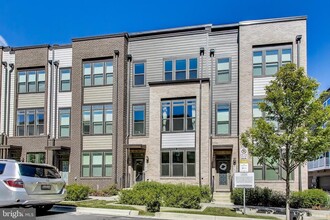 Building Photo - 8155 Red Hook St