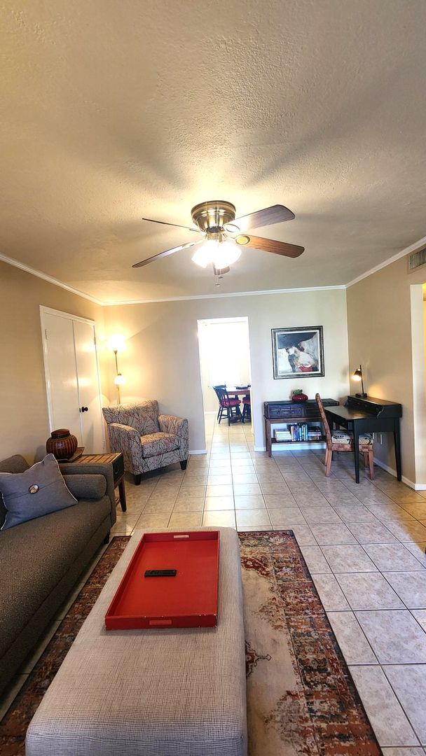 Foto del edificio - 2 Bed Funished Condo near Baptist Hospital