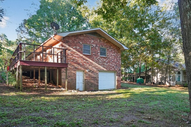 Building Photo - 1494 Carpenter St