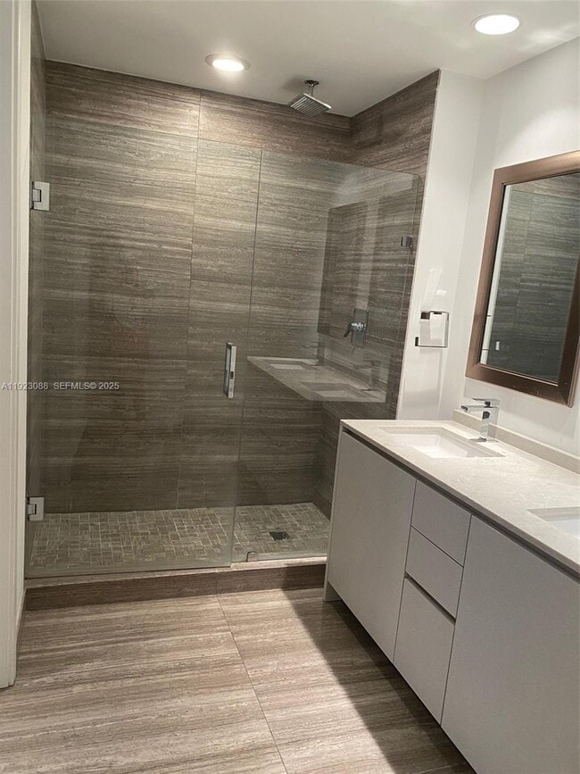 Building Photo - 1010 Brickell Ave