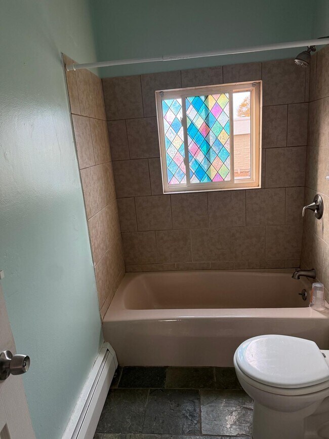 Foto del edificio - 94 Cowesett Ave