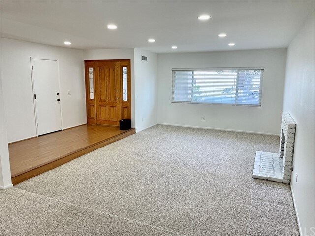Building Photo - 2302 Descanso Way
