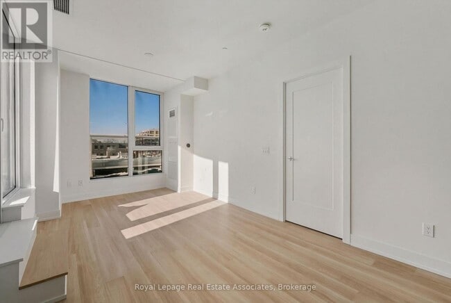 Building Photo - 25 Cordova Ave