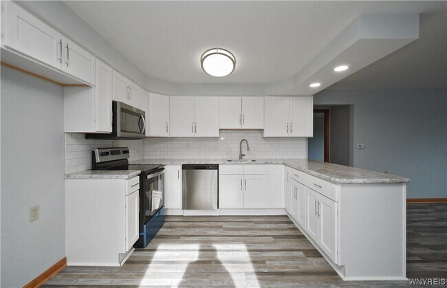 Foto del edificio - 7288 Shawnee Rd