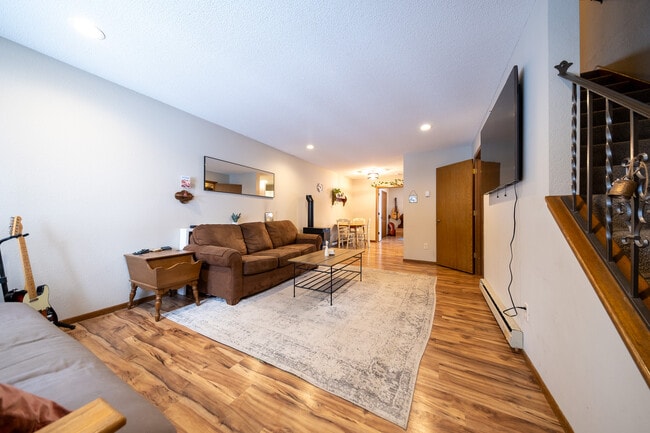 Building Photo - 1637 Christie Pl