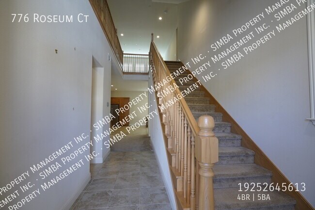 Building Photo - Roseum Ct