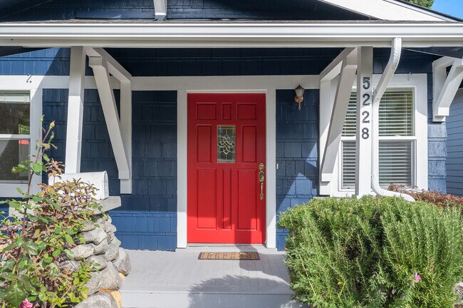 Foto del edificio - 5228 40th Ave SW