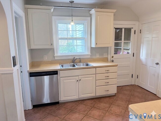Foto del edificio - 1724 Wilmington Ave W