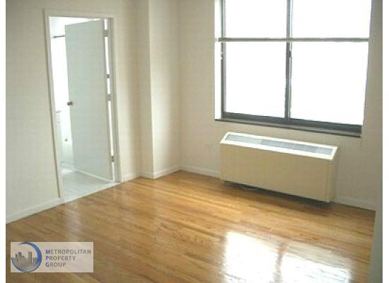 Primary Photo - 225 E 25th St