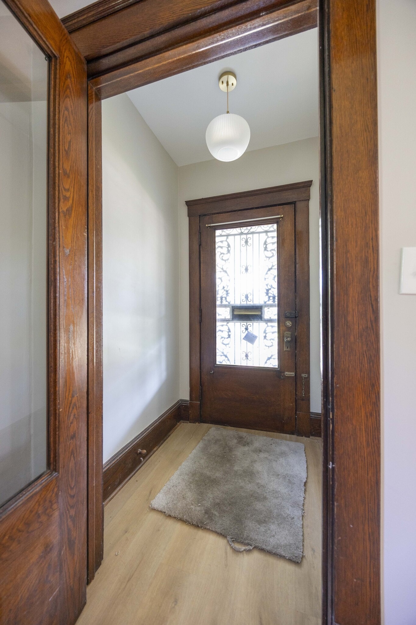 1496 E 107th St Cleveland, OH 44106 – photo 2