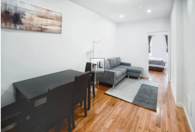 Foto del edificio - 3 bedroom in QUEENS NY 11385