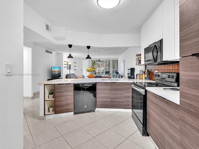Foto del edificio - 1770 NE 191st St