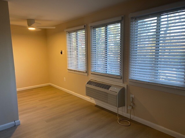Foto del edificio - 250 Tanglewood Ln