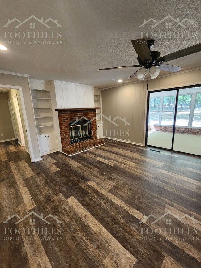 Building Photo - Freshly Renovated 3BR Ranch in Cul-de-Sac ...