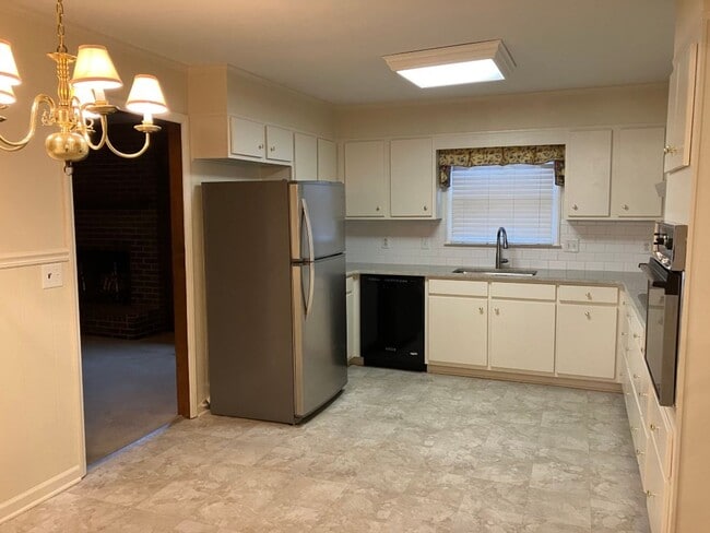 Building Photo - Fabulous Ranch on a Large Corner Lot
