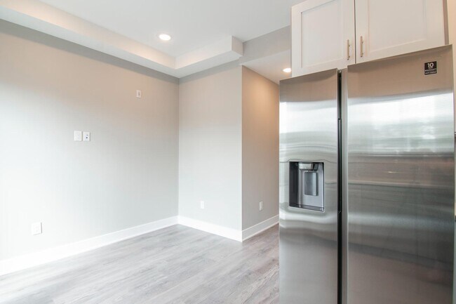 Building Photo - 1206 N 24th St