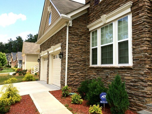 Building Photo - 3019 Red Grape Dr