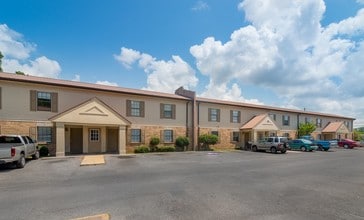 Eden Manor Apartments in Pascagoula, MS - Eden Manor