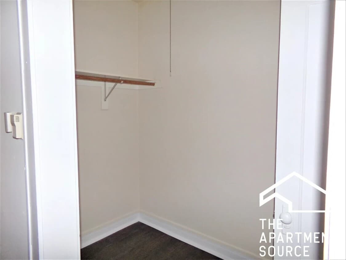 Photo - 6916 N Lakewood Ave (Chicago, IL)