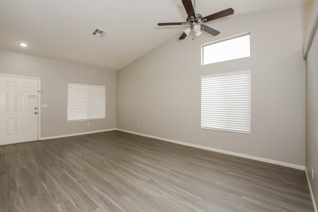 Building Photo - 534 Rancho Del Norte Dr