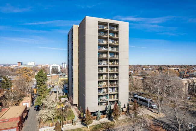 Foto del edificio - Towers At Cheesman Park