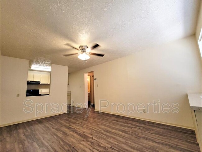 Building Photo - 608 John Paul Jones Dr