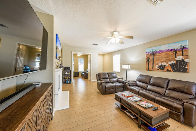 Building Photo - 80587 Avenida Camarillo