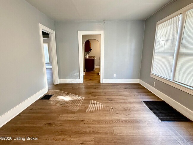 Foto del edificio - 666 Lindell Ave