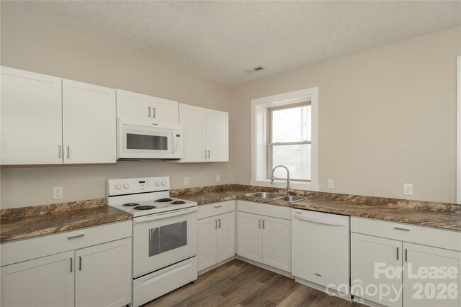 Photo - 212 S Broad St Apartment