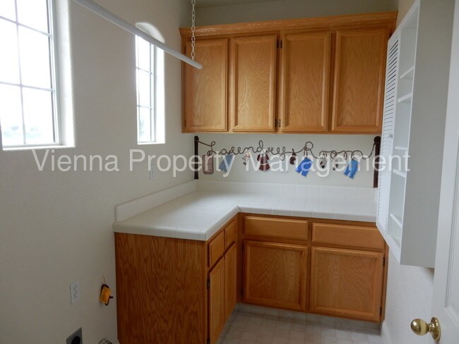 Building Photo - 2331 Shelter Cove Ct