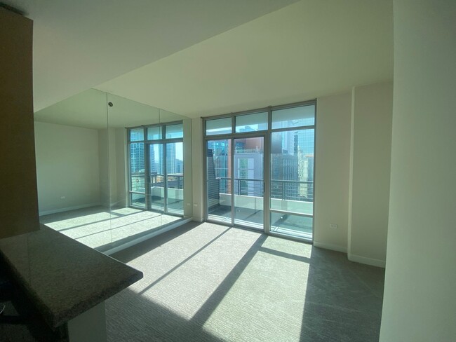 Foto del edificio - 2 Bed/1 Bath Condo for Rent at Acqua Vista!